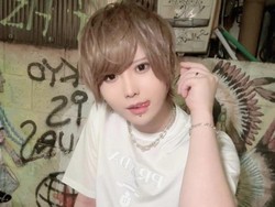 Transformasi Pria yang Jago Makeup, Foto Tindernya Bikin Wanita Tertipu