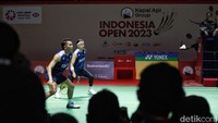 Fajar Alfian/Muhammad Rian Ardianto menghadapi ganda Denmark Jeppe Bay/Lasse Molhede, pada babak pertama Indonesia Open 2023 di Istora Senayan, Selasa (13/6/2023) sore WIB.  