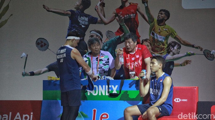 Indonesia Open 2023: Fajar/Rian Tumbangkan Ganda Denmark Pasangan ganda Indonesia Fajar Alfian dan Rian Ardianto berhasil mengalahkan pasangan Denmark Jeppe Bay dan Lasse Molhede dalam penyisihan Indonesia Open 2023, di Istora Senayan, Jakarta, Selasa (13/6/2023).