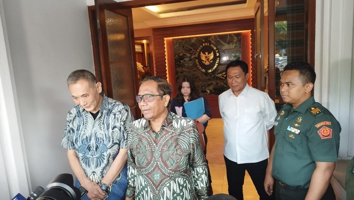 Jusuf Hamka ke kantor Menko Polhukam Mahfud MD