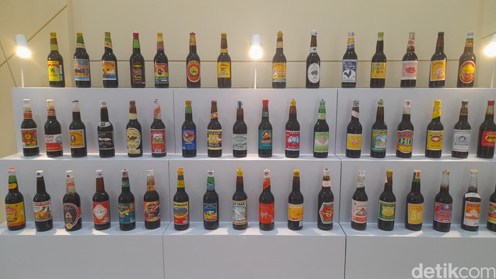 Keren! Koleksi 150 Kecap Botol Nusantara Dipamerkan di Unpad Sumedang