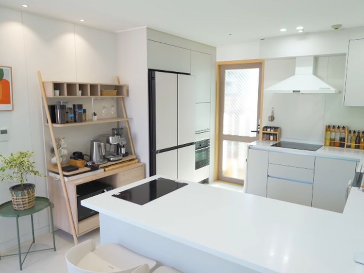 Kimbab Family Pamer Dapur Baru, Minimalis dan Serba Putih!
