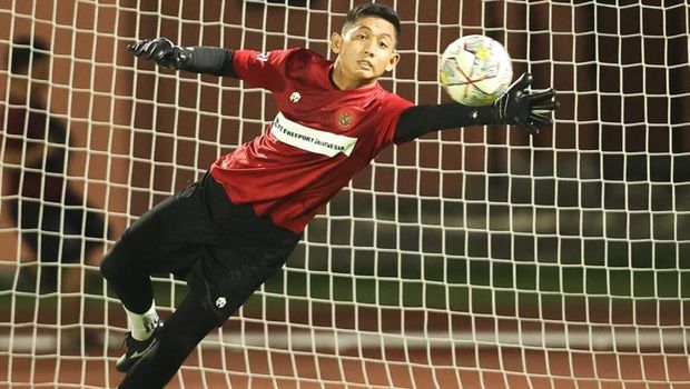 Kiper PSM Makassar Reza Arya Pratama berlatih bersama Timnas Indonesia jelang melawan Palestina di FIFA Matchday.