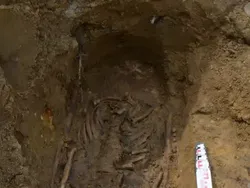 Penampakan Seram Kuburan Massal Vampir di Polandia