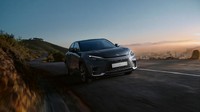 Lexus LBX menjadi mobil segmen B pertama Lexus. Sebelumnya, segmen terkecil yang pernah dimainkan Lexus adalah segmen C, pertama dengan hatchback Lexus CT dan baru-baru ini ada SUV Lexus UX. Foto: Dok. Lexus