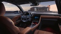 Lexus LBX memiliki fitur keselamatan preventif terbaru. Mobil ini memiliki teknologi keselamatan canggih Lexus Safety System +. Ada beberapa fitur pendukung berkendara, termasuk cluster meter full LCD berukuran 12,3 inci. Foto: Dok. Lexus