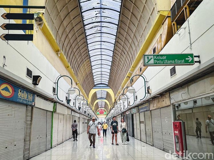 Mal Blok M, Dulu Jaya Kini Merana