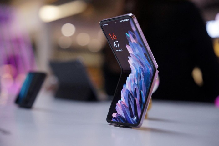 OPPO Find N2 Flip