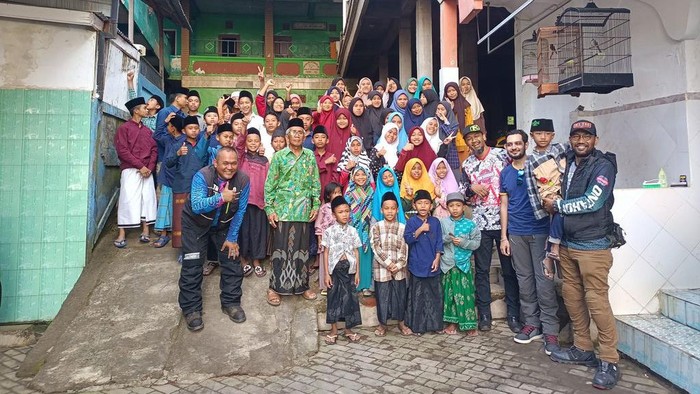 Berkat sahabat baik, Panti Asuhan Miftahul Ulum Pegayaman di Bali bisa melunasi tunggakan material pembangunan musala. Kebutuhan pangan mereka juga tercukupi.