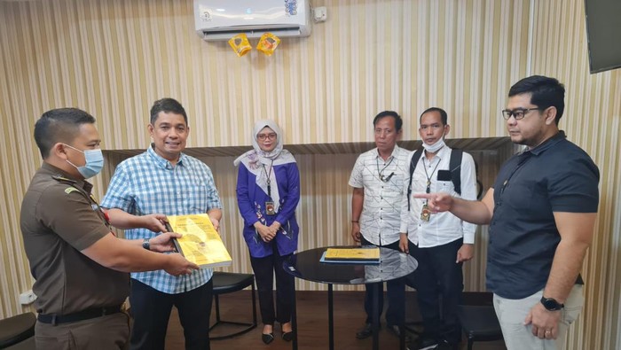 Polda Jambi limpahkan berkas WN Iran pengedar 264 kg sabu cair ke Kejaksaan Agung.