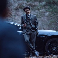 Kim Seon Ho mengejutkan penggemar dengan transformasinya sebagai psikopat. Sang aktor akan membintangi film pertamanya yang berjudul The Childe. Foto: Instagram