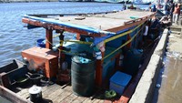Pangkalan Pengawas Sumber Daya Kelautan dan Perikanan (PSDKP) bersama Polri, menangkap satu unit kapal nelayan yang menggunakan bahan peledak saat beroperasi di wilayah terluar Pulau Simeulue, provinsi Aceh. 