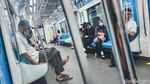 Penumpang Tak Wajib Bermasker, Begini Suasana di MRT