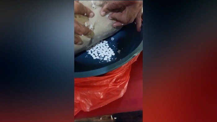 Penyelundupan pil koplo di Lapas Kelas II B Lumajang.