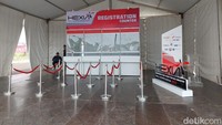 Traveler harus tahu nih, tidak ada pungutan biaya untuk datang dan masuk melihat pameran alias gratis. Kamu hanya perlu mendaftar untuk mendapatkan tiket, atau kalau ingin datang langung juga bisa kok membeli tiket di lokasi.