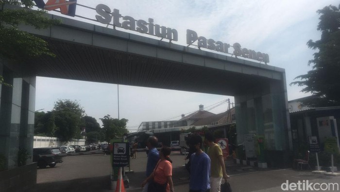 Pintu Selatan Stasiun Pasar Senen. (Muhammad Fariz At Thariqi/detikcom)