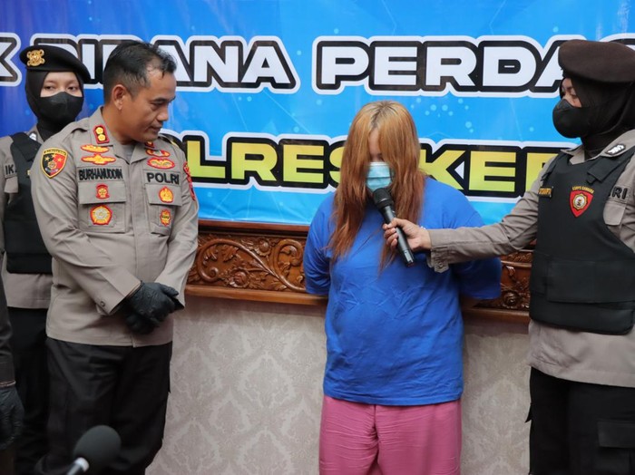 Polres Kebumen pers rilis tersangka kasus Tindak Pidana Perdagangan Orang (TPPO), Selasa (13/6/2023).