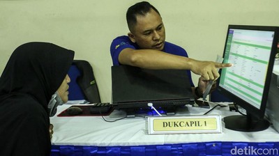 Posko PPDB SMAN 70 Jakarta Siap Layani Keluhan Wali Murid