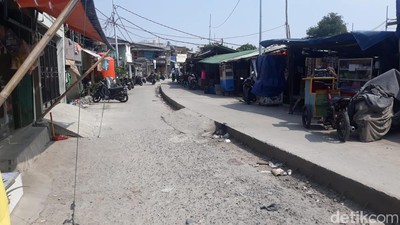 Dekilnya Proyek Jalan Era Ahok yang Mangkrak Bertahun-tahun