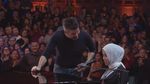 Lihat Lagi Momen Putri Ariani Dapat Golden Buzzer dari Simon Cowell