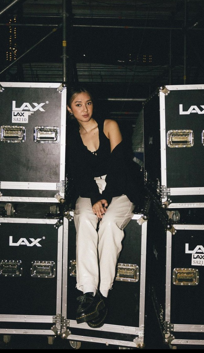 Astri pernah mengikuti lomba menulis lagu di Swedia pada 2019. Ia pun berhasil menulis tiga lagu kala itu.  Foto: Instagram