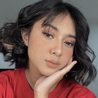 Astri tidak hanya bagus dalam bernyanyi tapi juga menulis lagu. Seperti single It’s Amazing yang ditulis oleh Astri sendiri dan dibantu Mytha Lestari di bagian bridge. Foto: Instagram
