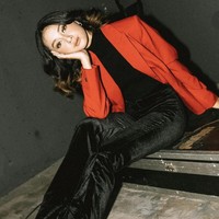 Wanita yang akrab disapa Astri ini merupakan penyanyi bergenre soul/R&B. Ia telah meraih ragam prestasi di industri musik. Foto: Instagram