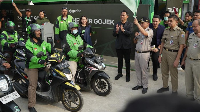 Resmikan Shelter Palmerah, Gojek-Pemprov DKI Dorong Integrasi Transportasi Resmikan Shelter Palmerah, Gojek-Pemprov DKI Dorong Integrasi Transportasi