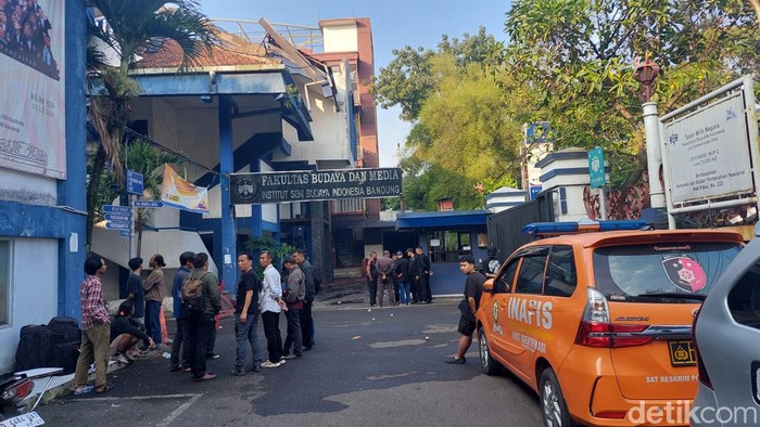 Situasi di ISBI Bandung usai Gedung Asri kebakaran, Selasa (13/6/2023)