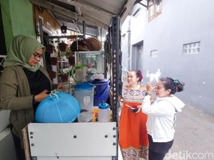Modal Seblak, Wulan Nekat Nyaleg di Cimahi