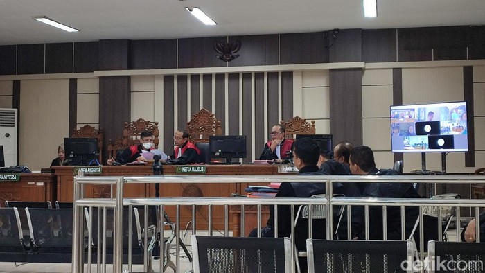 Suasana sidang perdana kasus kredit macet bank pelat merah di Pengadilan Tipikor Semarang, Selasa (13/6/2023). Pengusaha Semarang Agus Hartono menjadi terdakwa.