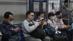 Suasana Stasiun KRL Saat Penumpang Sudah Bebas Masker