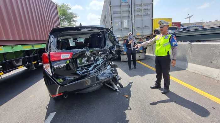 Tabrakan beruntun 7 kendaraan di Tol Satelit-Banyuurip