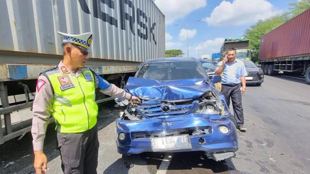 Tabrakan beruntun 7 kendaraan di Tol Satelit-Banyuurip