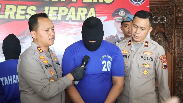 Tersangka modus agen penyalur pekerja migran dibekuk di Polres Jepara, Selasa (13/6/2023).