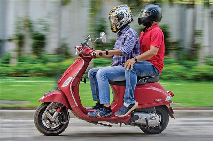 Vespa di India.