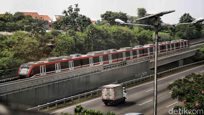 Yuk Daftar, LRT Jabodebek Akan Uji Coba 12 Juli-15 Agustus 2023 LRT Jabodebek akan melakukan uji coba pada 12 Juli hingga 15 Agustus 2023. Bagi warga yang ingin mencoba pendaftaran akan dibuka 10 Juli mendatang.