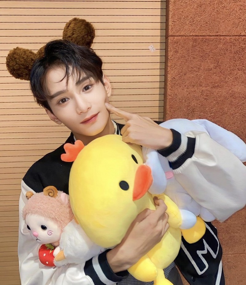 Zayyan, Idol KPop Indonesia Saat Makan Bareng Gibran dan Member XODIAC