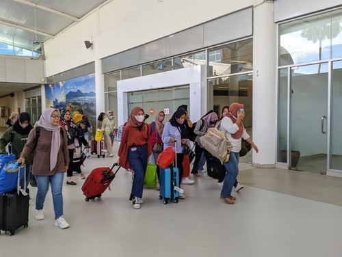 22 CPMI asal NTB korban TPPO dipulangkan dari Jakarta, Rabu (14/6/2023). Foto: Ahmad Viqi/detikBali.