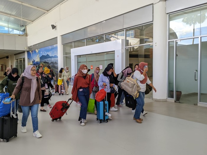 22 CPMI asal NTB korban TPPO dipulangkan dari Jakarta, Rabu (14/6/2023). Foto: Ahmad Viqi/detikBali.