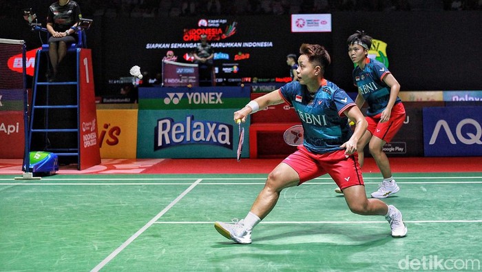 Apriyani Rahayu/Siti Fadia Silva Ramadhanti melaju ke 16 besar Indonesia Open 2023 di Istora Senayan, Jakarta, Rabu (14/6). Mereka mengalahkan ganda putri Jerman, Linda Efler/Isabel Lohau.