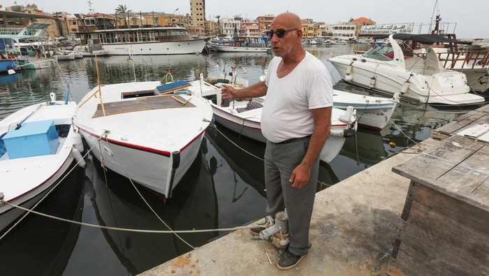 Asa Pembuat Perahu Lebanon, Menjaga Tradisi di Tengah Krisis A view shows a boat for boat maker Elias Barbour, in the southern Lebanese port city of Tyre, Lebanon June 8, 2023. REUTERS/Aziz Taher