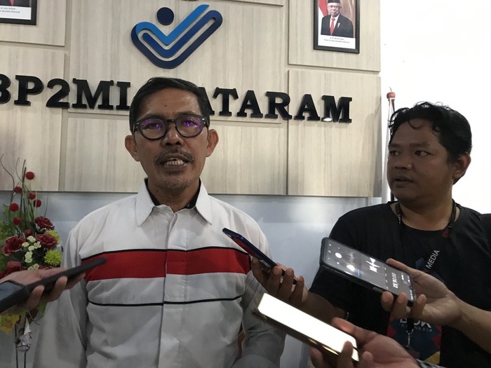 Balai Pelayanan Pelindungan Pekerja Migran Indonesia (BP3MI) Mangiring Hasoloan Sinaga saat ditemui di kantornya, Rabu (14/6/2023). Foto: Helmy Akbar / detikBali