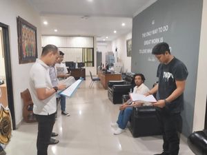 Polisi Serahkan Bule AS Pengemudi Angkot ke Imigrasi