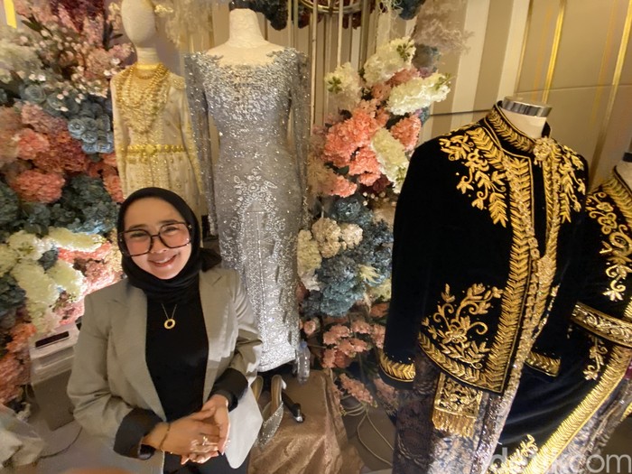 Ernia Aprilia Pendiri Redberry Wedding