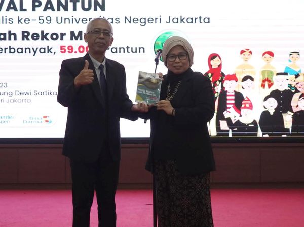Festival Pantun UNJ Pecahkan Rekor MURI