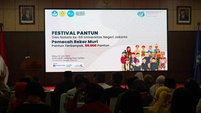Festival Pantun UNJ Pecahkan Rekor MURI Festival Pantun UNJ Pecahkan Rekor MURI