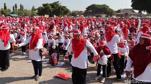 gerak dan lagu oleh anak usia dini terbanyak di Ponorogo raih rekor MURI