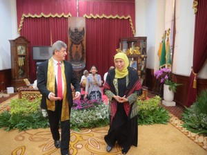 Terima Dubes Palestina, Khofifah Tawarkan Beasiswa Kuliah di Jatim