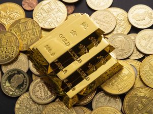 Harga Emas Hari Ini Bergerak Turun, Kini Dibanderol Rp 1.901.000 per Gram